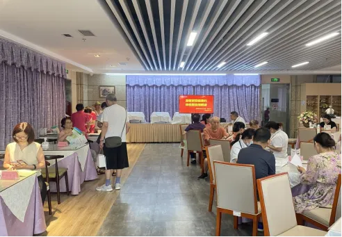 凤凰栖业主专属！体检报告深度解析会温情开场