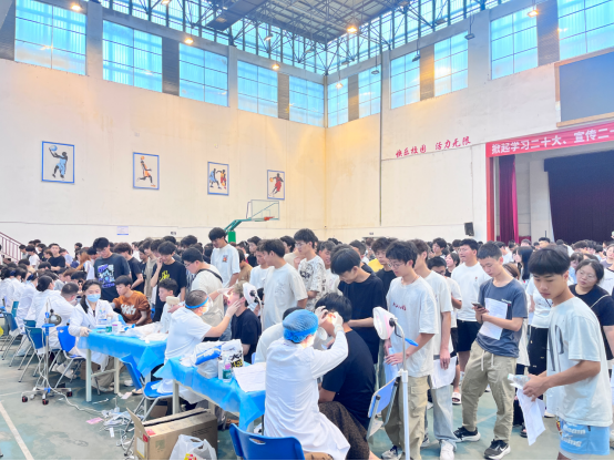 众志成诚  为健康护航—成都青城山医院顺利完成四川省水利职业技术学院新生入学体检