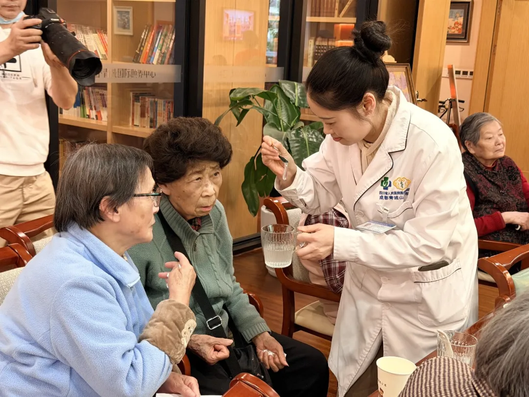 味见尊严，营养守护 | 老年介护膳食体验沙龙在乐龄居颐养公寓圆满举行